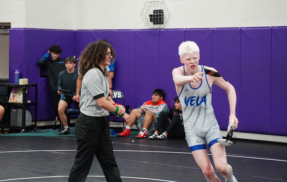 132 lb Champ Ethan Gonzalez of Edinburgh Vela