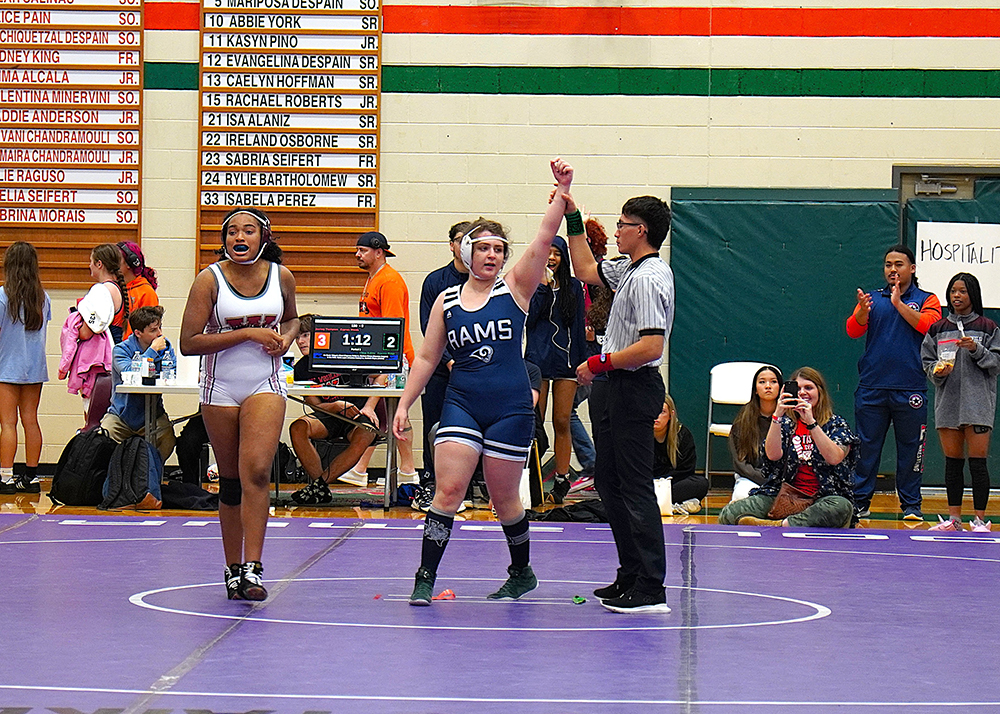 Chloe Askins Cy Ridge HS 190 lb. champion