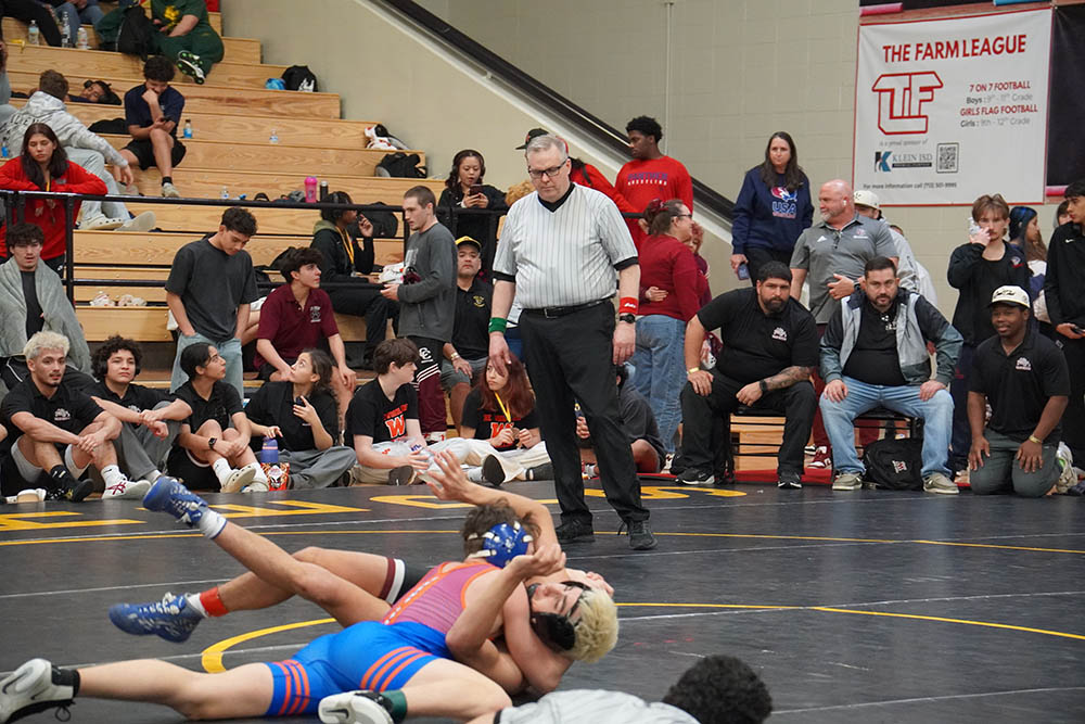 144 lb. champion Vincent Allen, Conroe Grand Oaks