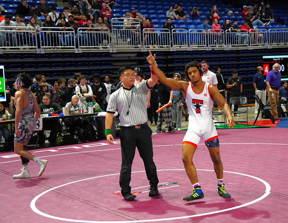 Enrique Olivares, 138 lb. Champion